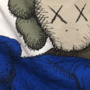 Kaws tee “gone”